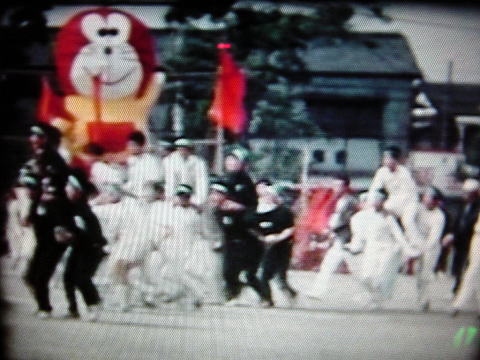 写真をクリックすると動画再生します